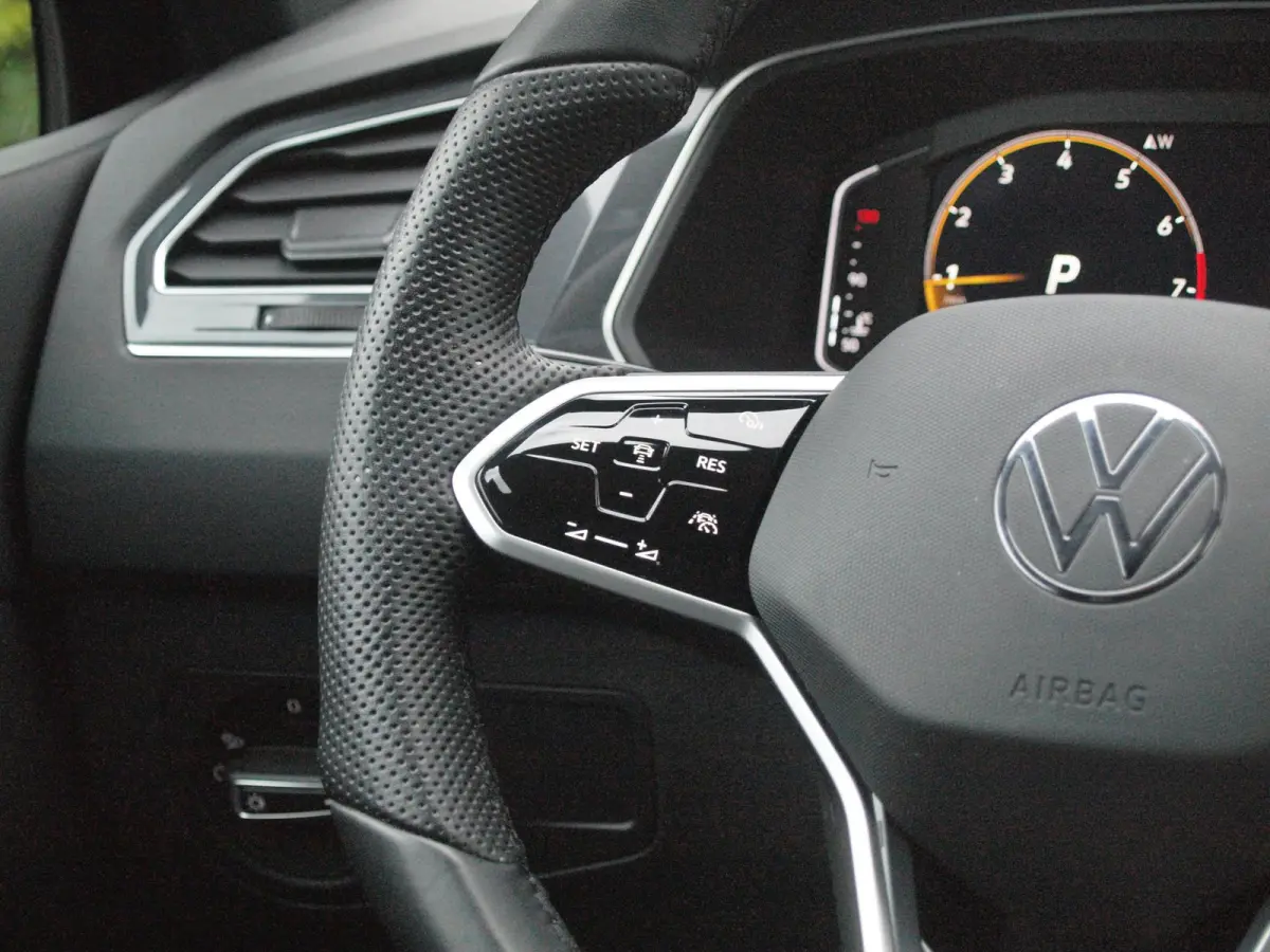 1.5 TSI R-Line Business+ | Black Style | Sfeerverlichting | Leer | Virtual Cockpit | Apple Carplay | NL-Auto |