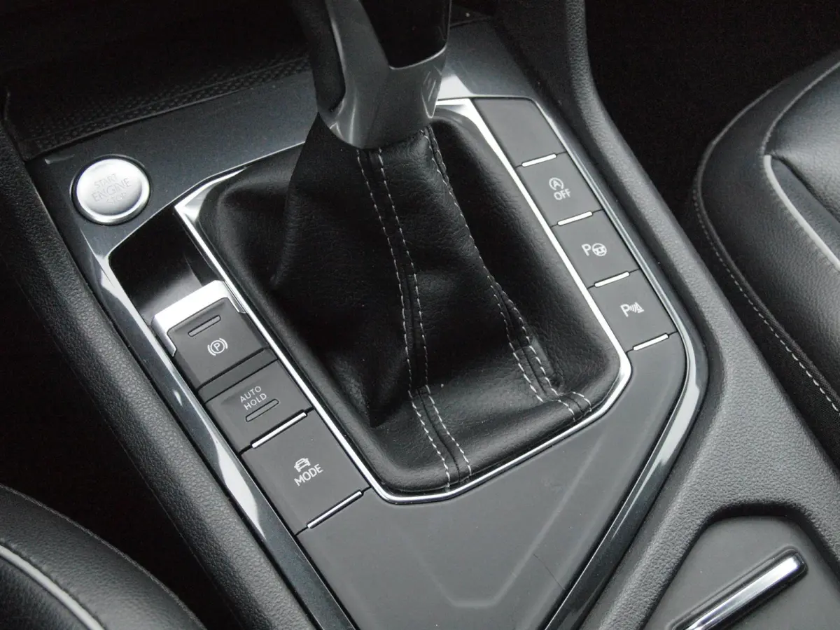 1.5 TSI R-Line Business+ | Black Style | Sfeerverlichting | Leer | Virtual Cockpit | Apple Carplay | NL-Auto |