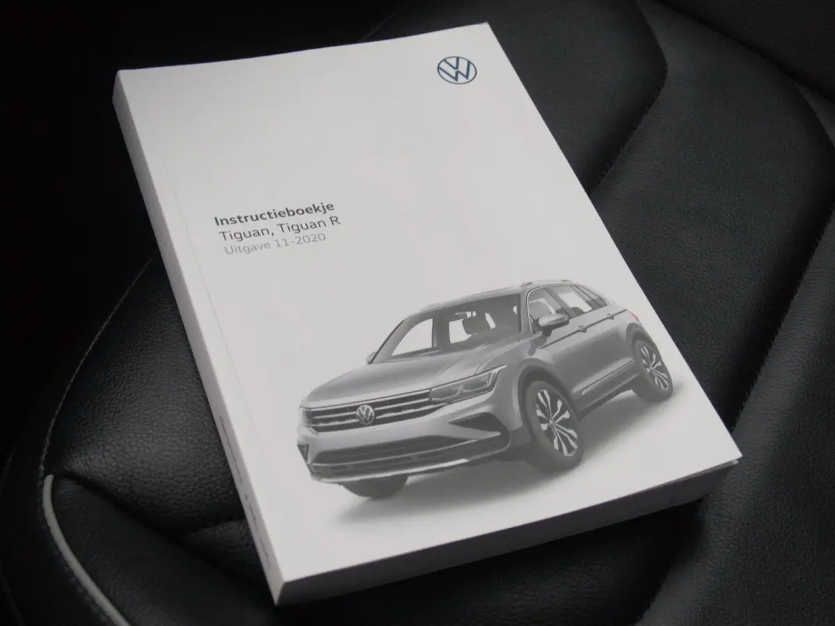 1.5 TSI R-Line Business+ | Black Style | Sfeerverlichting | Leer | Virtual Cockpit | Apple Carplay | NL-Auto |