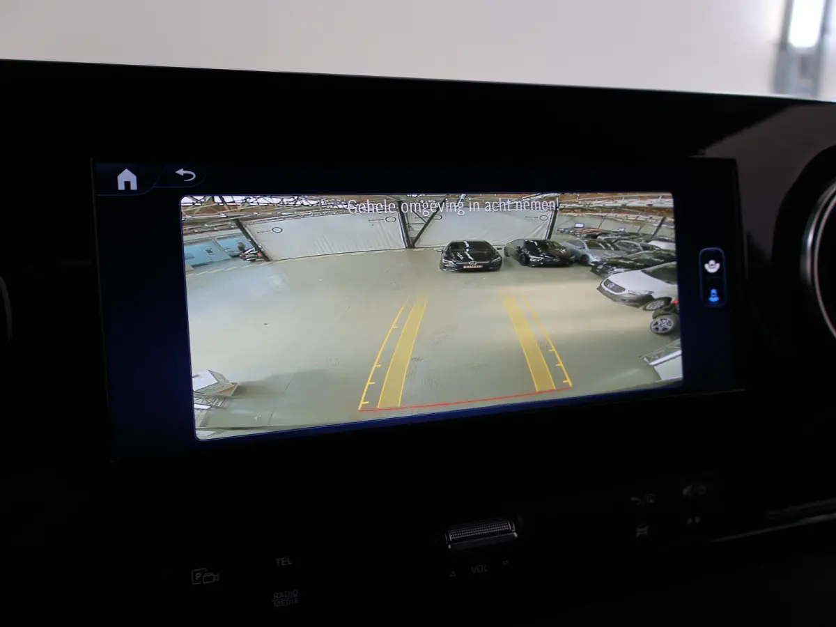 315 CDI | L2 H2 | RWD | Aut. | PRO | BPM VRIJ! | ACHTERUITRIJCAMERA | 3500 KG AHW | DODEHOEKASSISTENT | AIRCO | CRUISE | CARPLAY | ANDROID AUTO | METALLIC | 3-ZITS | MBUX SYSTEEM GROOT