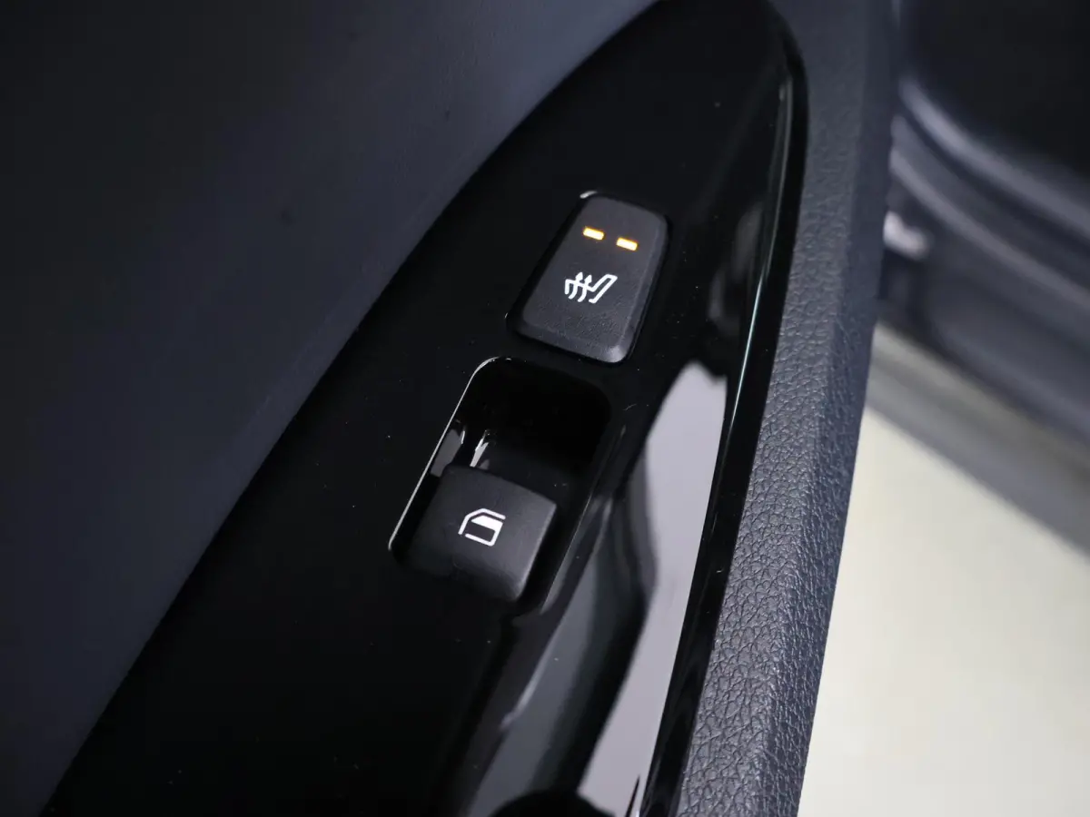 1.6 T-GDi MHEV DCT7 DynamicPlusLine | Panoramadak | Matrix LED Koplampen | Stoel/Stuurverwarming | Keyless Go | Elektrisch verstelbare voorstoelen |