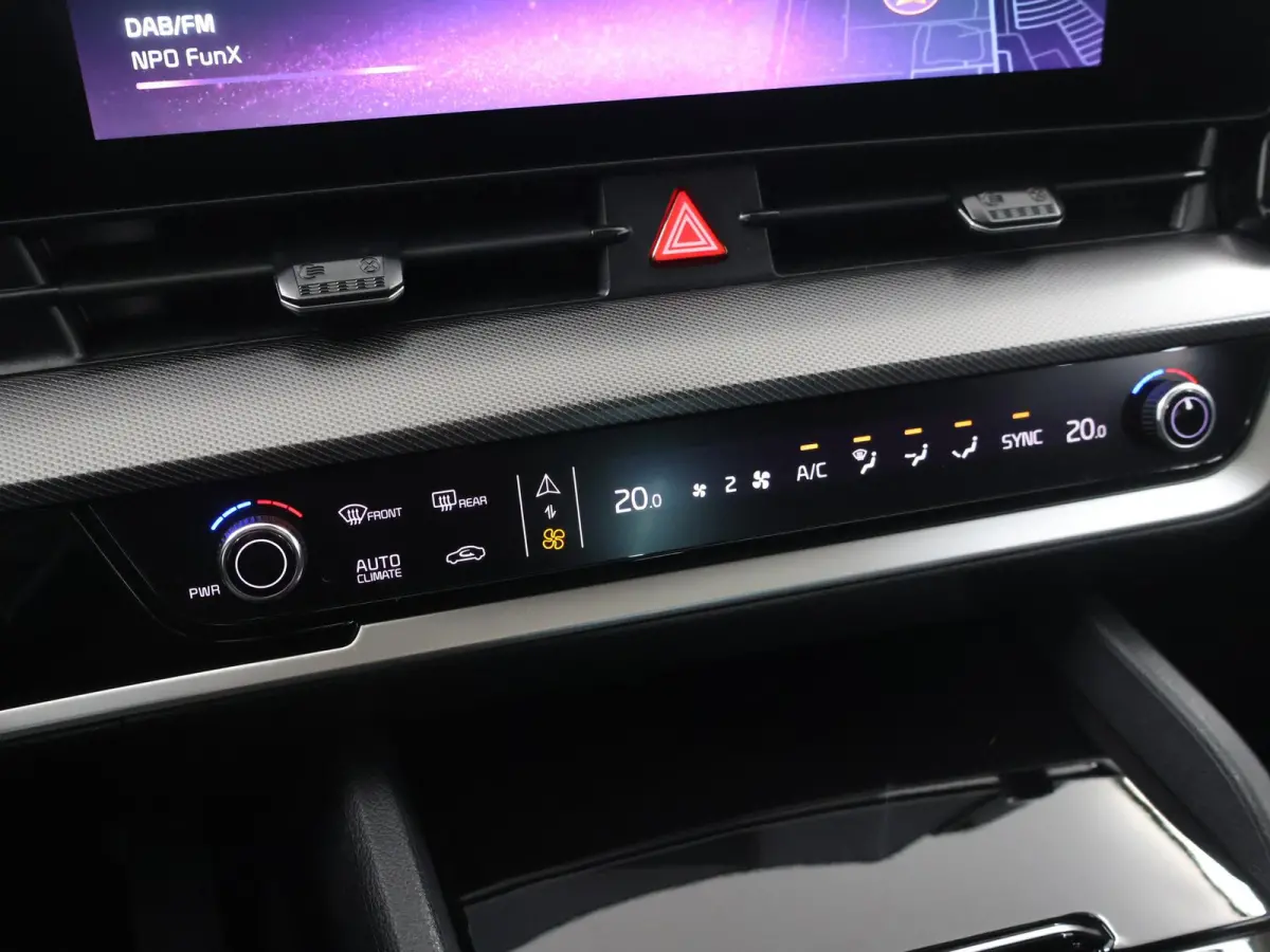 1.6 T-GDi MHEV DCT7 DynamicPlusLine | Panoramadak | Matrix LED Koplampen | Stoel/Stuurverwarming | Keyless Go | Elektrisch verstelbare voorstoelen |