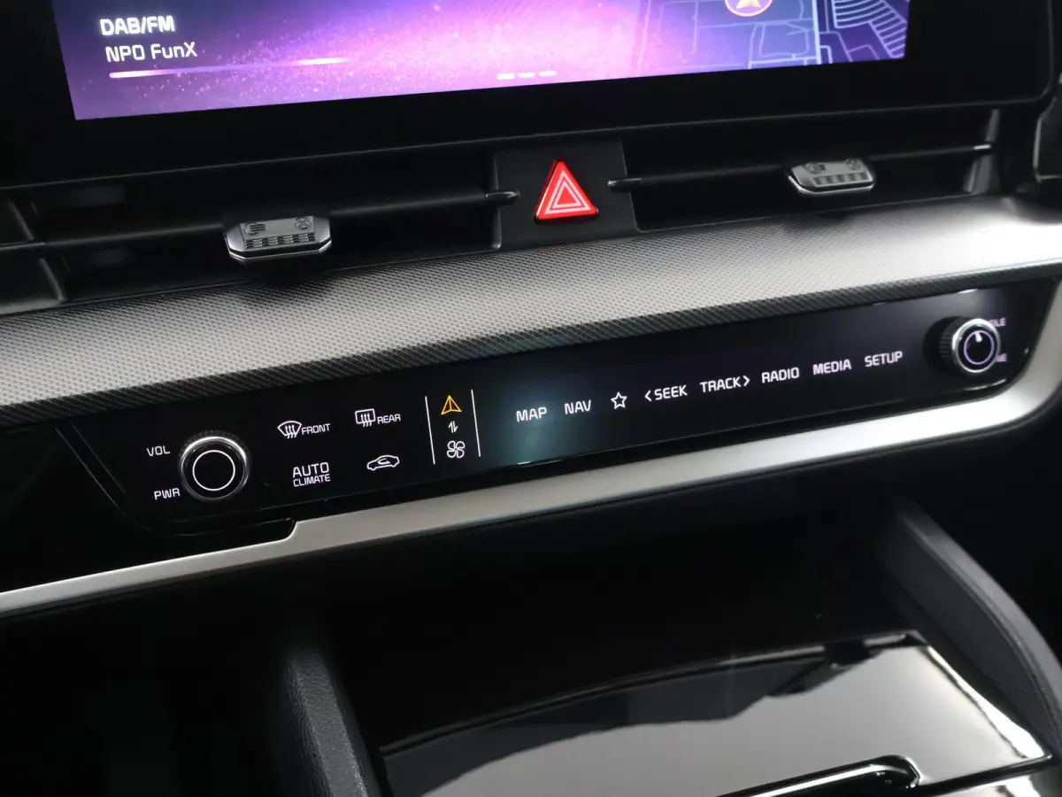 1.6 T-GDi MHEV DCT7 DynamicPlusLine | Panoramadak | Matrix LED Koplampen | Stoel/Stuurverwarming | Keyless Go | Elektrisch verstelbare voorstoelen |