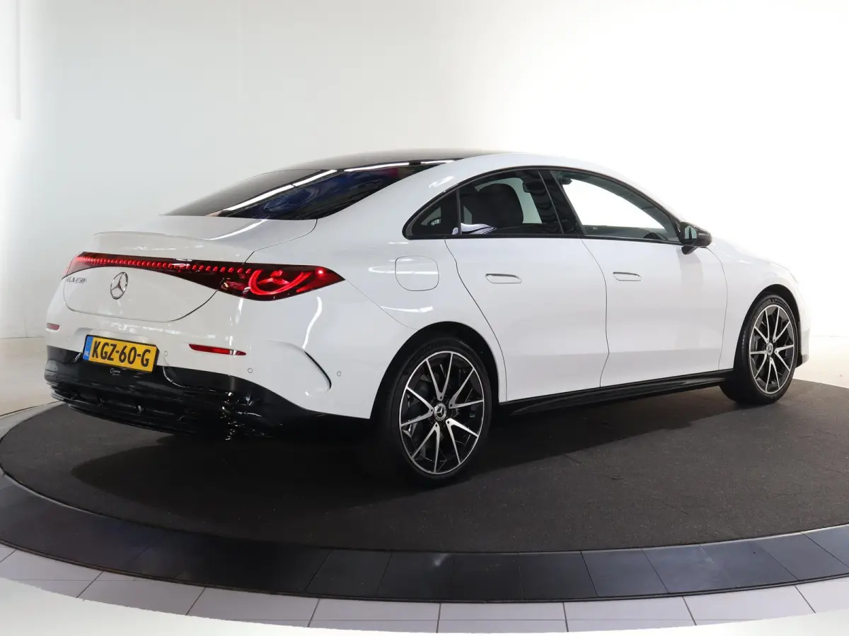 250+ Launch Edition 85.5 kWh | Night | Panoramadak | DISTRONIC | Achteruitrijcamera | Dodehoekassistent