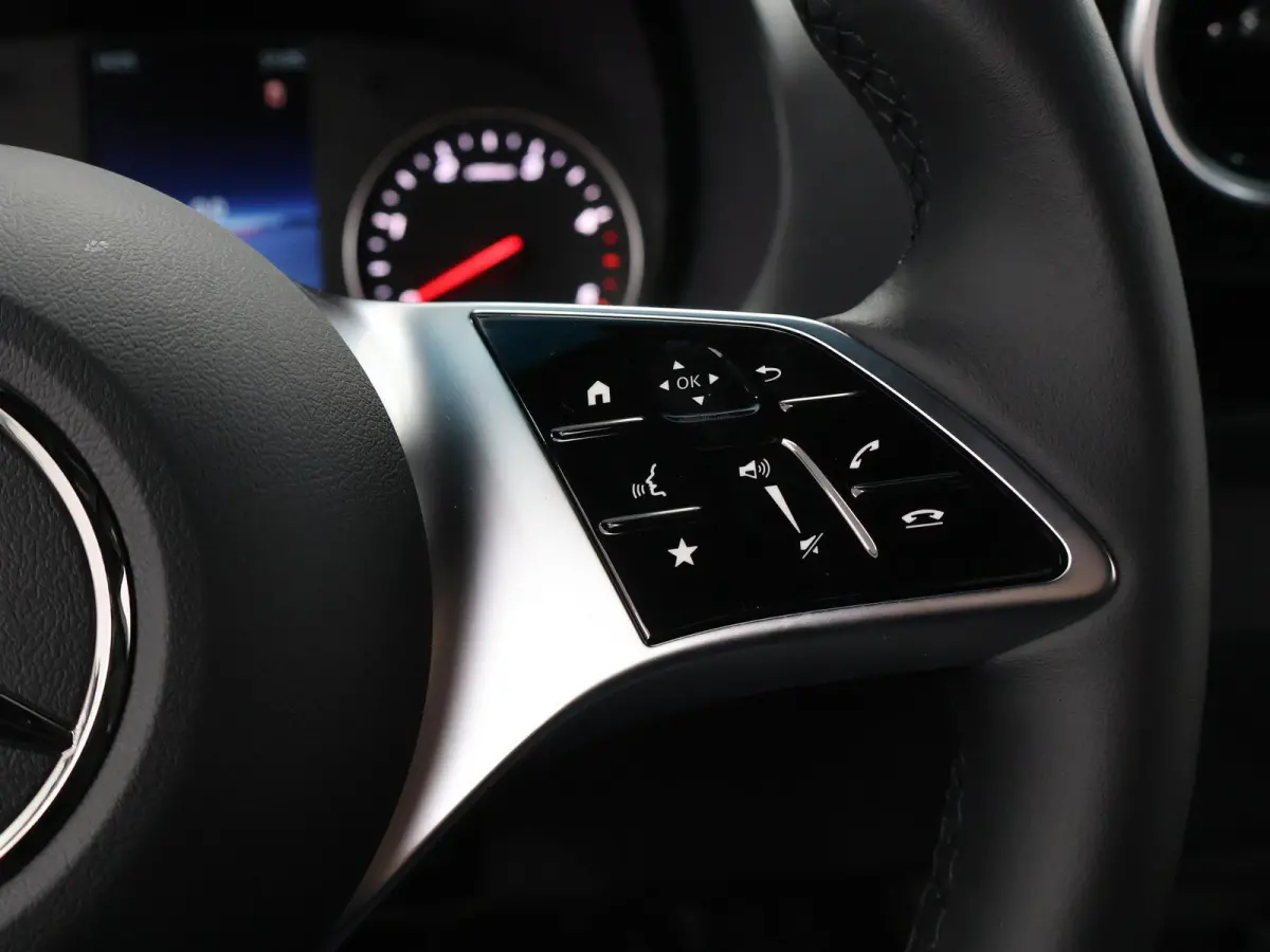 315 CDI | L2 H1 | RWD | PRO | Parkeercamera | Airco | Dodehoekassistent | Zijwindassistent | Cruise Control | Chauffeursstoel |