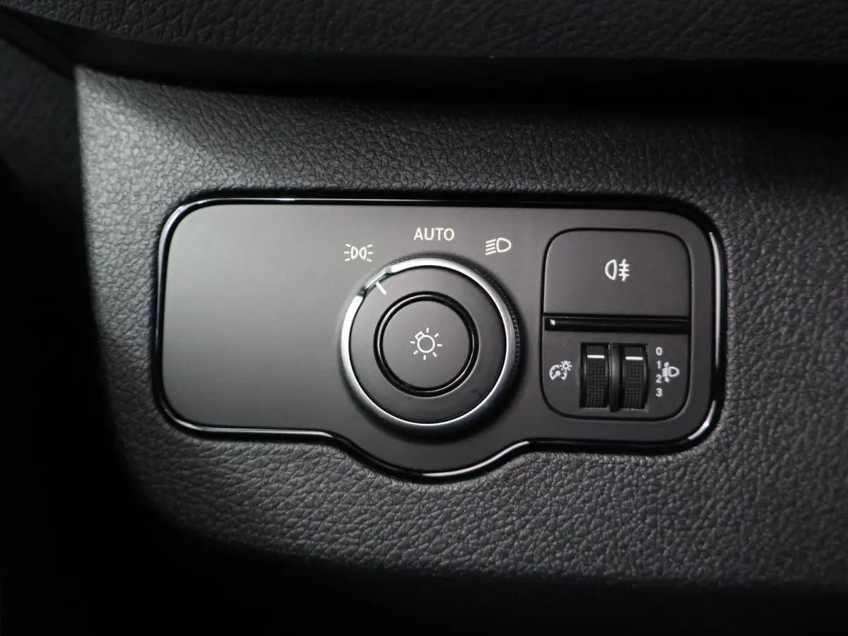 315 CDI | L2 H1 | RWD | PRO | Parkeercamera | Airco | Dodehoekassistent | Zijwindassistent | Cruise Control | Chauffeursstoel |