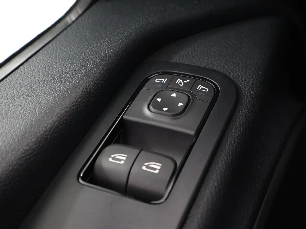315 CDI | L2 H1 | RWD | PRO | Parkeercamera | Airco | Dodehoekassistent | Zijwindassistent | Cruise Control | Chauffeursstoel |