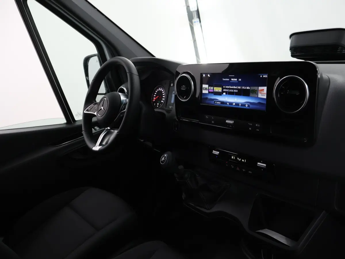 315 CDI | L2 H1 | RWD | PRO | Parkeercamera | Airco | Dodehoekassistent | Zijwindassistent | Cruise Control | Chauffeursstoel |