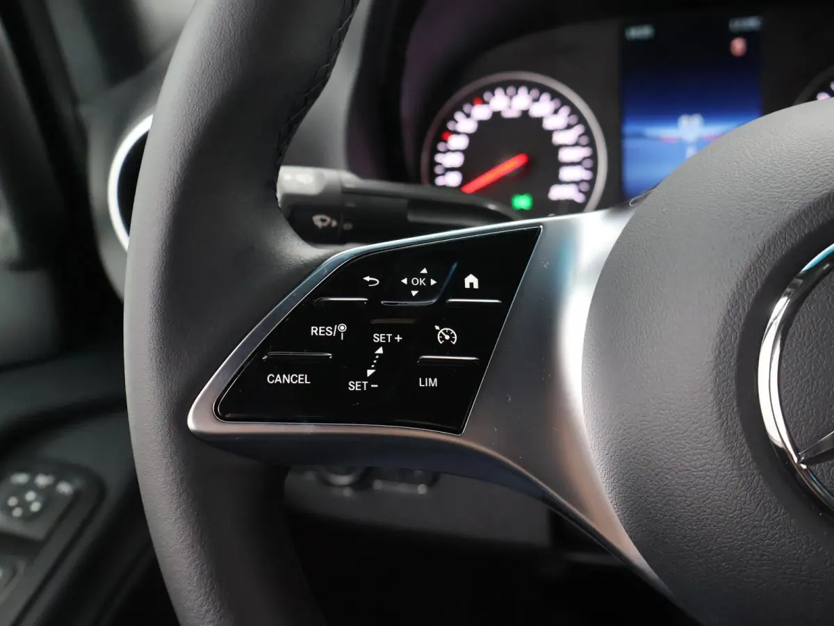 315 CDI | L2 H1 | RWD | PRO | Parkeercamera | Airco | Dodehoekassistent | Zijwindassistent | Cruise Control | Chauffeursstoel |