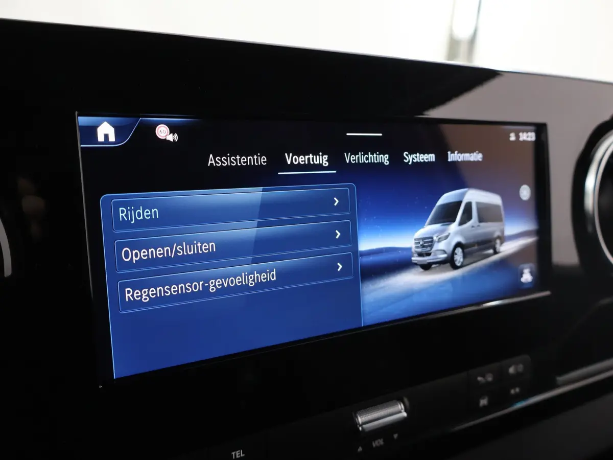 315 CDI | L2 H1 | RWD | PRO | Parkeercamera | Airco | Dodehoekassistent | Zijwindassistent | Cruise Control | Chauffeursstoel |