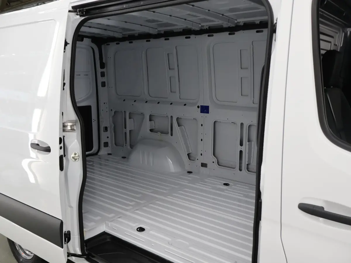 315 CDI | L2 H1 | RWD | PRO | Parkeercamera | Airco | Dodehoekassistent | Zijwindassistent | Cruise Control | Chauffeursstoel |