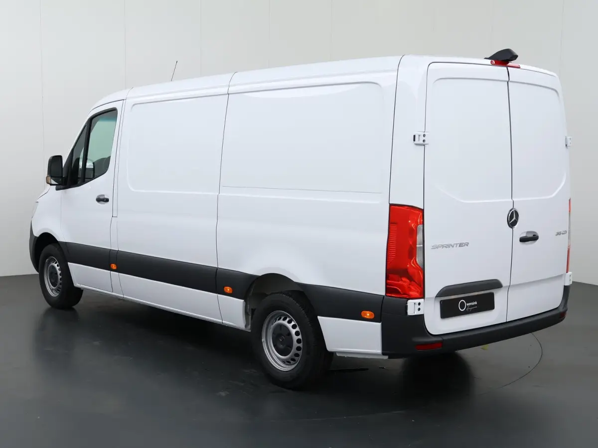 315 CDI | L2 H1 | RWD | PRO | Parkeercamera | Airco | Dodehoekassistent | Zijwindassistent | Cruise Control | Chauffeursstoel |