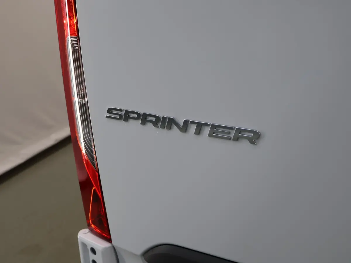 315 CDI | L2 H1 | RWD | PRO | Parkeercamera | Airco | Dodehoekassistent | Zijwindassistent | Cruise Control | Chauffeursstoel |