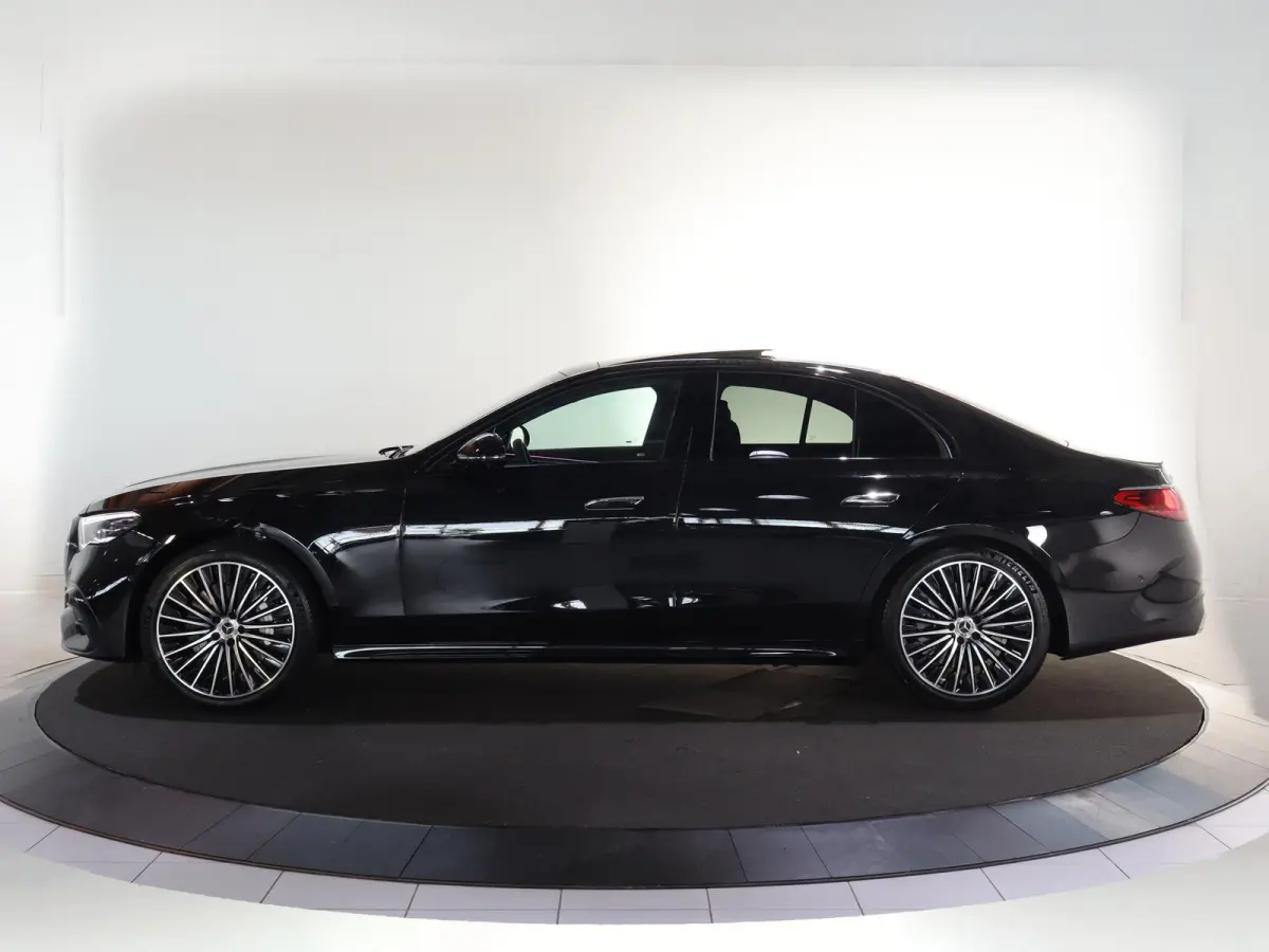 300e Sport Edition | Premium Plus | Techniek pakket | Luchtvering | leder | Rijassistentiepakket Plus | Stoelventilatie/-verwarming voor | Burmester