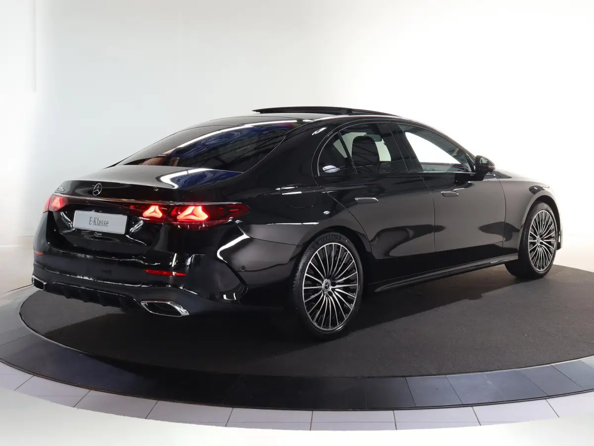 300e Sport Edition | Premium Plus | Techniek pakket | Luchtvering | leder | Rijassistentiepakket Plus | Stoelventilatie/-verwarming voor | Burmester