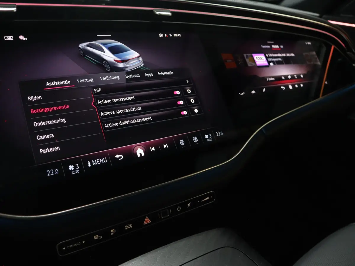 300e Sport Edition | Premium Plus | Techniek pakket | Luchtvering | leder | Rijassistentiepakket Plus | Stoelventilatie/-verwarming voor | Burmester