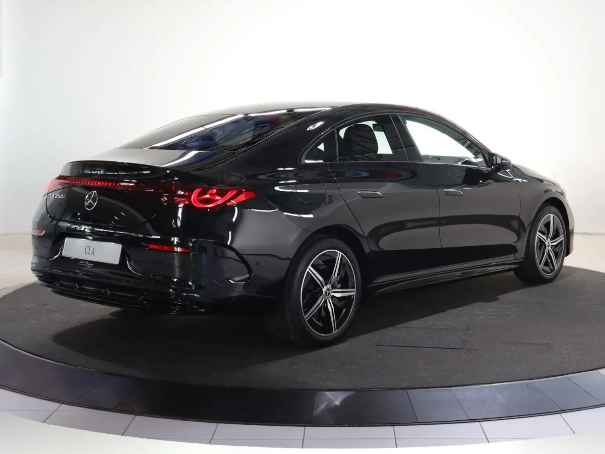 250+ Launch Edition 85.5 kWh | Night | Panoramadak | Stoelverwarming | DISTRONIC | Achteruitrijcamera | Dodehoekassistent |