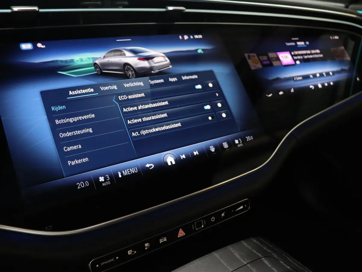 300e Sport Edition | Premium Plus pakket | Panoramaschuifdak | Superscreen | Nightpakket | Rijassistentiepakket Plus | Stoelventilatie | Head-up display | Luchtvering |