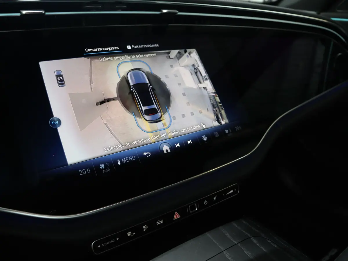 300e Sport Edition | Premium Plus pakket | Panoramaschuifdak | Superscreen | Nightpakket | Rijassistentiepakket Plus | Stoelventilatie | Head-up display | Luchtvering |