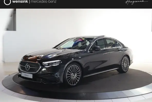 300e Sport Edition | Premium Plus pakket | Panoramaschuifdak | Superscreen | Nightpakket | Rijassistentiepakket Plus | Stoelventilatie | Head-up display | Luchtvering |