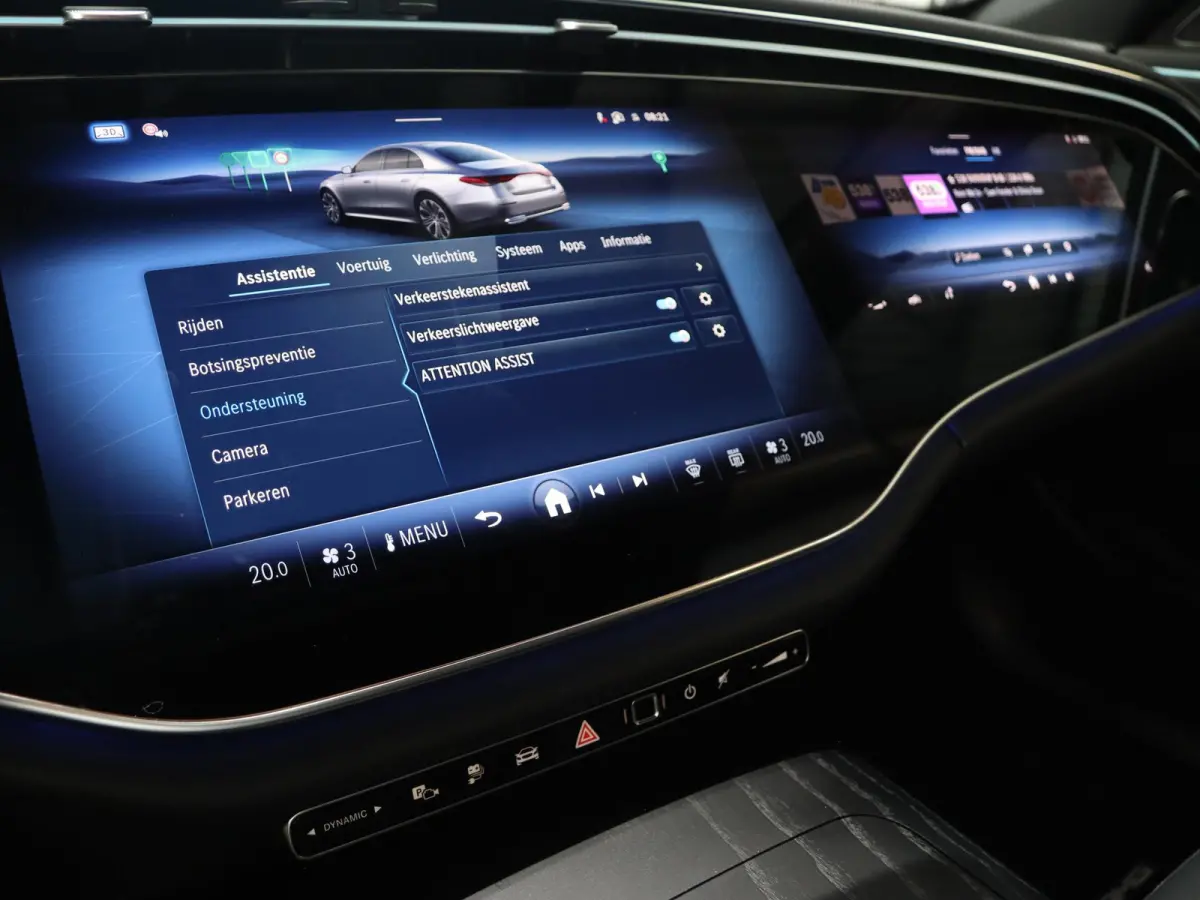 300e Sport Edition | Premium Plus pakket | Panoramaschuifdak | Superscreen | Nightpakket | Rijassistentiepakket Plus | Stoelventilatie | Head-up display | Luchtvering |