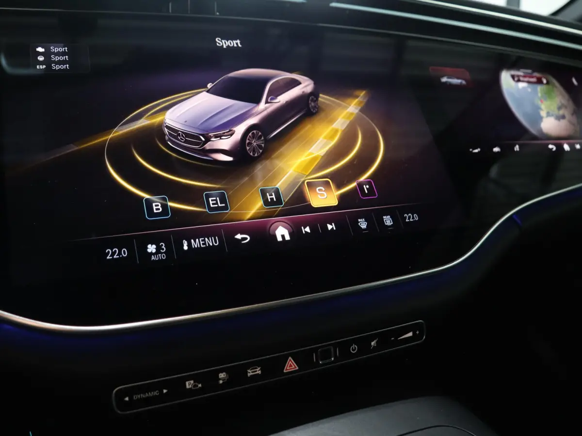 300e Sport Edition | Panoramaschuifdak | 360° camera |  Rij Assistentie pakket | Burmester | Stoelventilatie |
