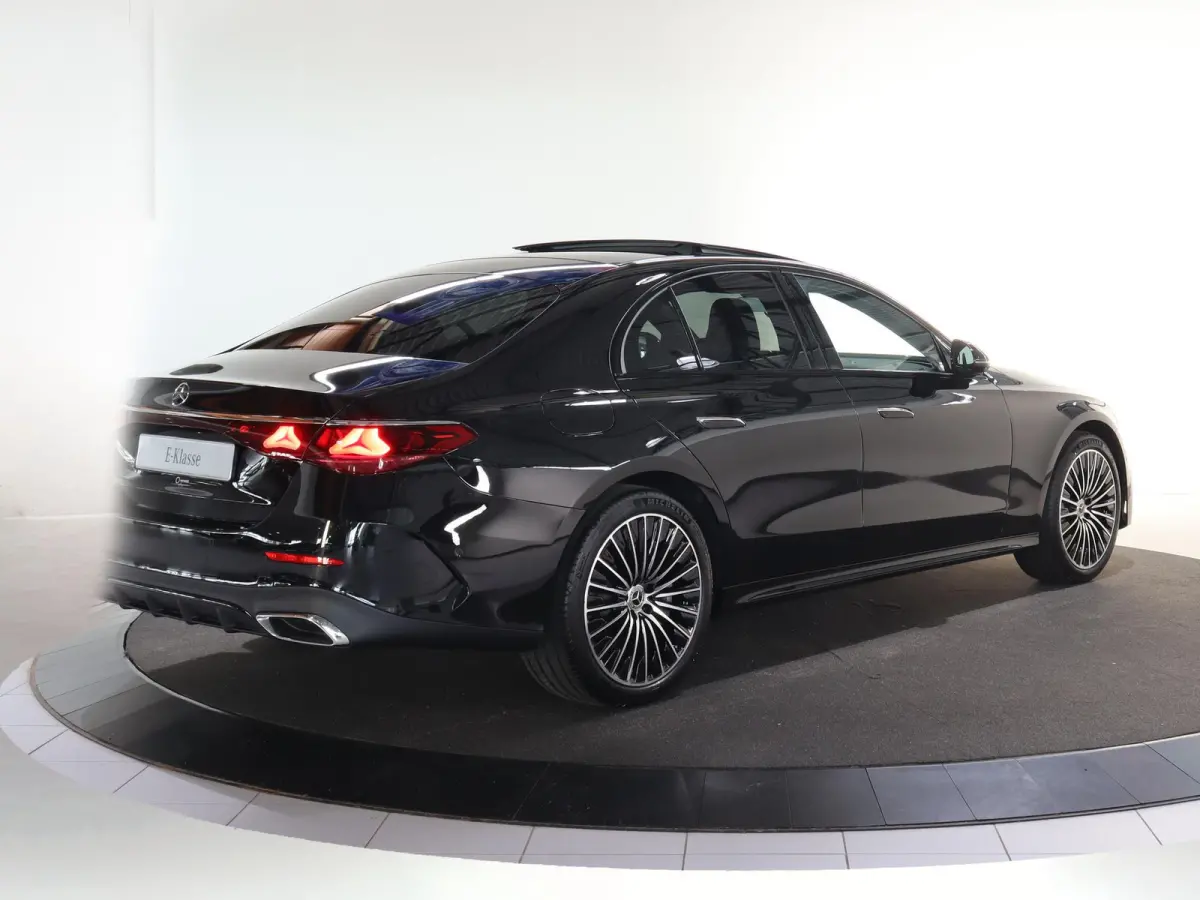 300e Sport Edition | Panoramaschuifdak | 360° camera |  Rij Assistentie pakket | Burmester | Stoelventilatie |