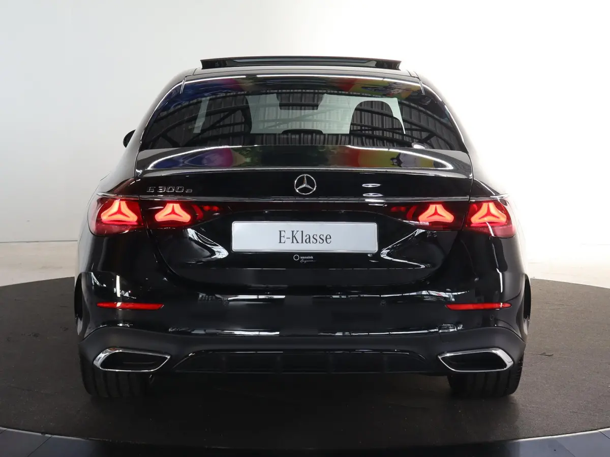 300e Sport Edition | Panoramaschuifdak | 360° camera |  Rij Assistentie pakket | Burmester | Stoelventilatie |