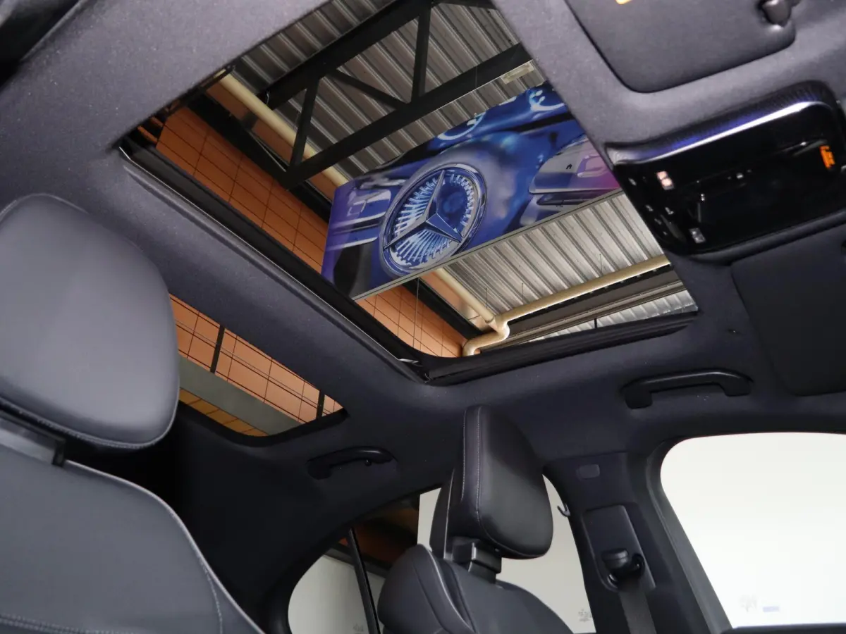 300e Sport Edition | Panoramaschuifdak | 360° camera |  Rij Assistentie pakket | Burmester | Stoelventilatie |