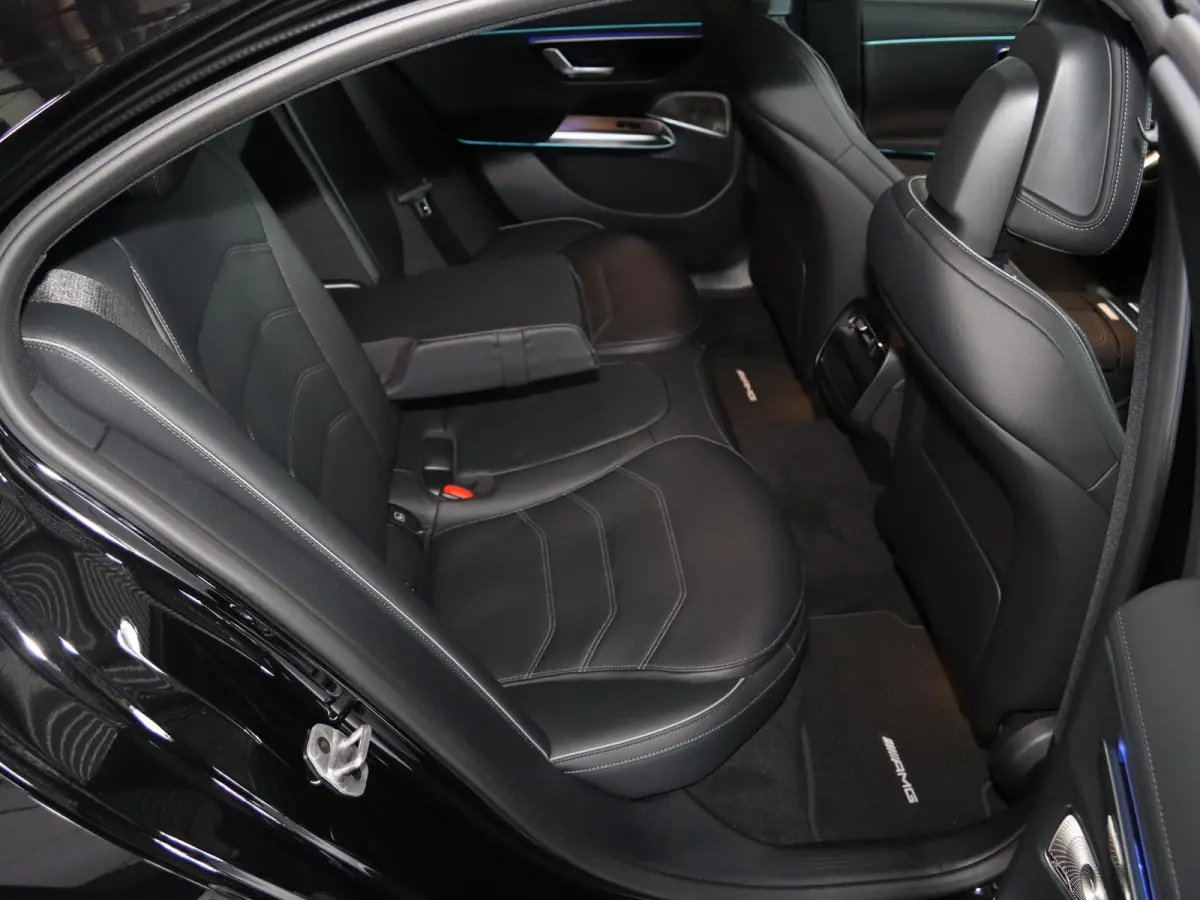 300e Sport Edition | Panoramaschuifdak | 360° camera |  Rij Assistentie pakket | Burmester | Stoelventilatie |