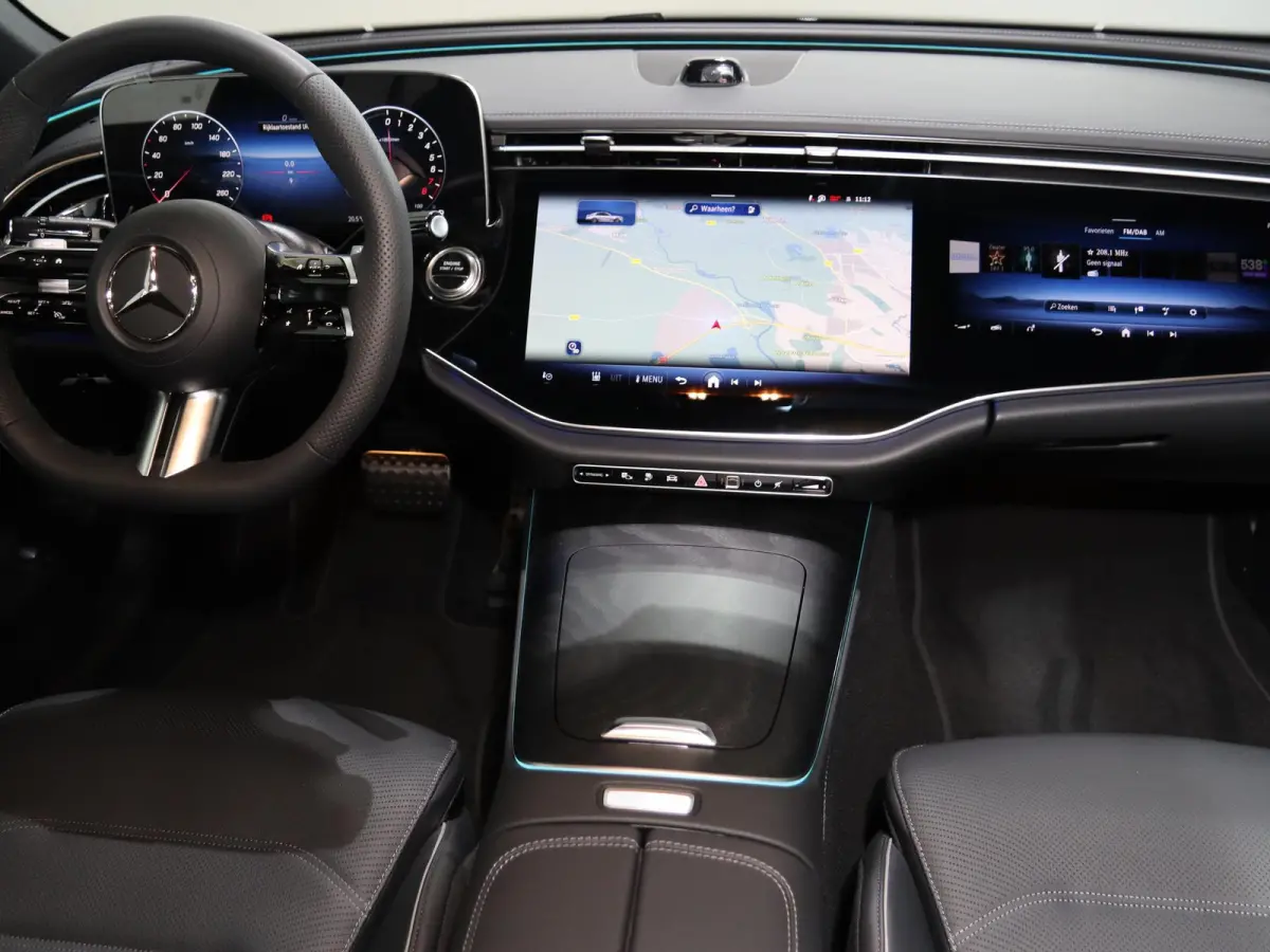 300e Sport Edition | Panoramaschuifdak | 360° camera |  Rij Assistentie pakket | Burmester | Stoelventilatie |