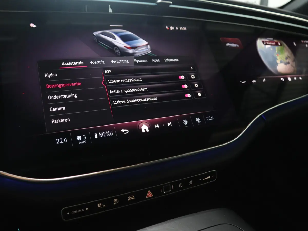 300e Sport Edition | Panoramaschuifdak | 360° camera |  Rij Assistentie pakket | Burmester | Stoelventilatie |