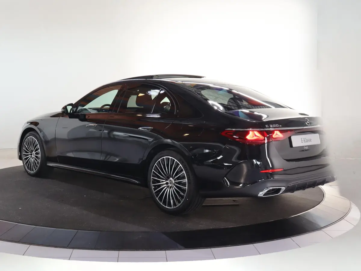 300e Sport Edition | Panoramaschuifdak | 360° camera |  Rij Assistentie pakket | Burmester | Stoelventilatie |