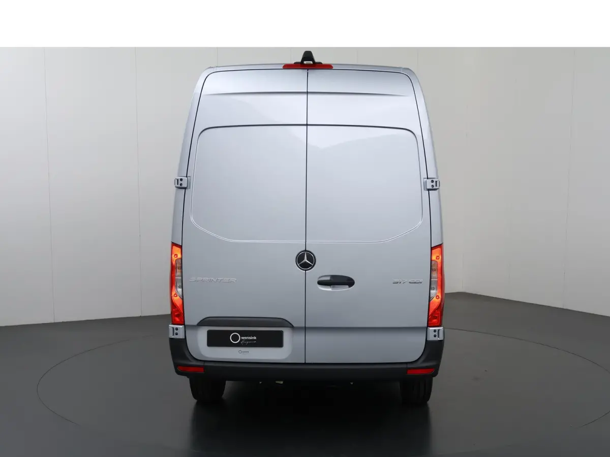 317 CDI L2 H2 RWD PRO | Smartphone integratie pakket | 10.25" MBUX Systeem | Achteruitrijcamera | 3500 KG Trekgewicht |