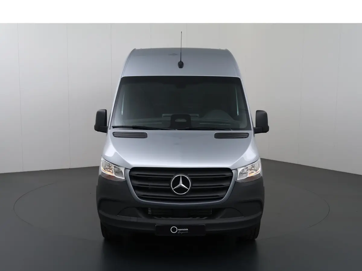317 CDI L2 H2 RWD PRO | Smartphone integratie pakket | 10.25" MBUX Systeem | Achteruitrijcamera | 3500 KG Trekgewicht |