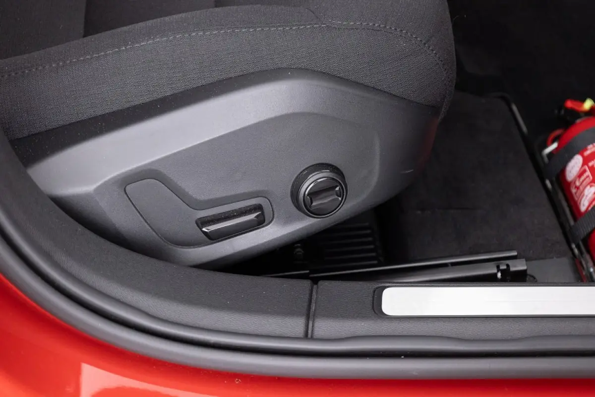 2.0 T6 Recharge AWD Inscription Expression | Full LED | NAVI | ECC | PHEV