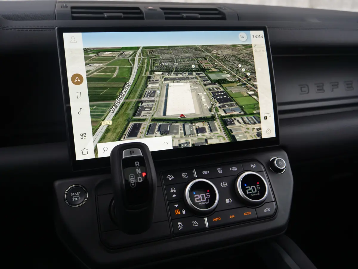 2.0 P300e 110 X-Dynamic | NIEUW | panorama | luchtvering | trekhaak..