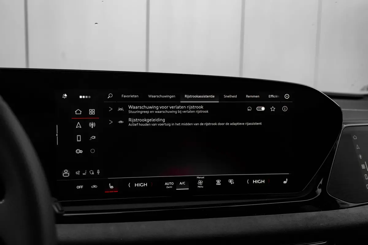 2.0 e-hybrid quattro S edition 299 PK | 360 Camera | Trekhaak | Vierwiel Besturing |  Voorstoelen Verwarmd + Elektr. verstelbaar  | Premium Sportstoelen |