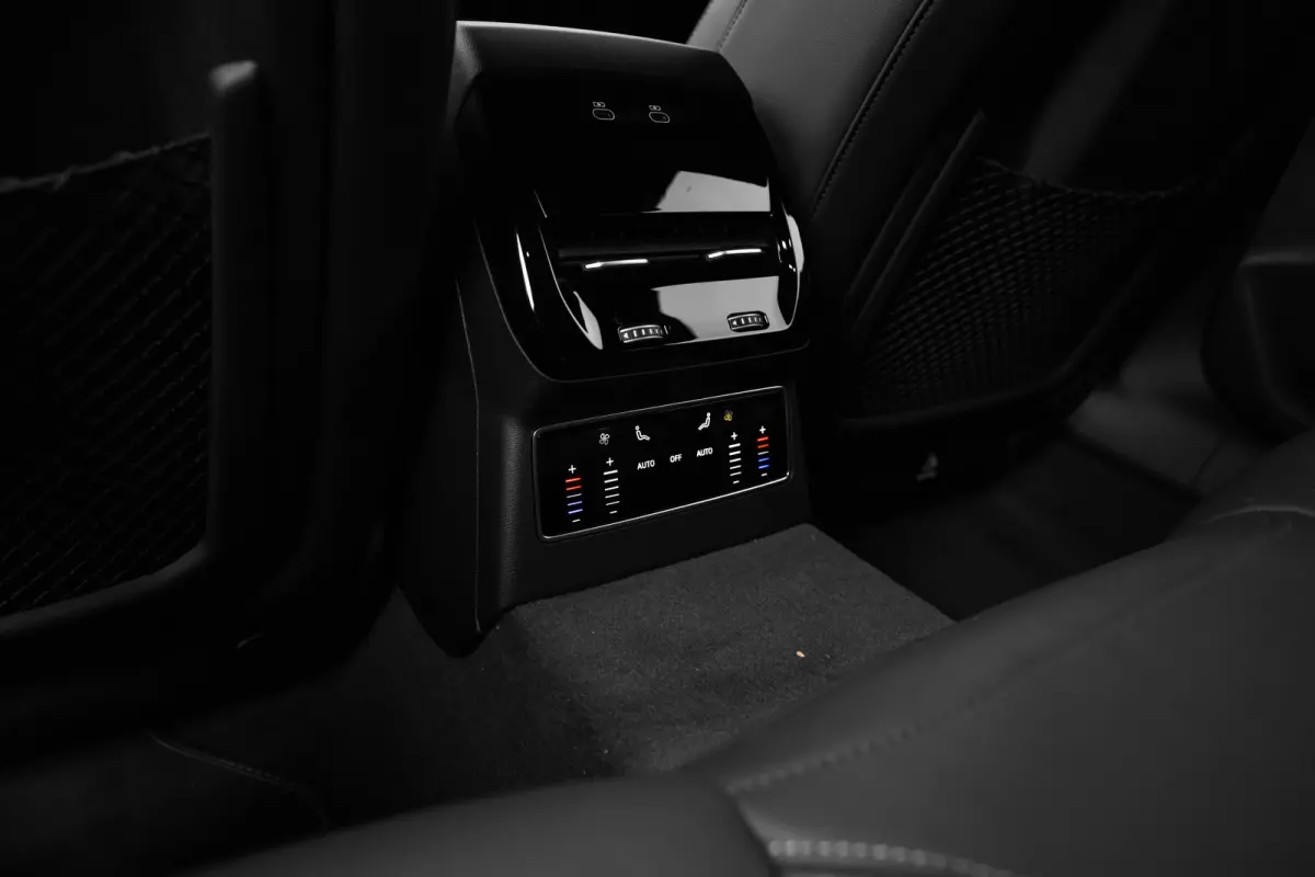 2.0 e-hybrid quattro S edition 299 PK | 360 Camera | Trekhaak | Vierwiel Besturing |  Voorstoelen Verwarmd + Elektr. verstelbaar  | Premium Sportstoelen |