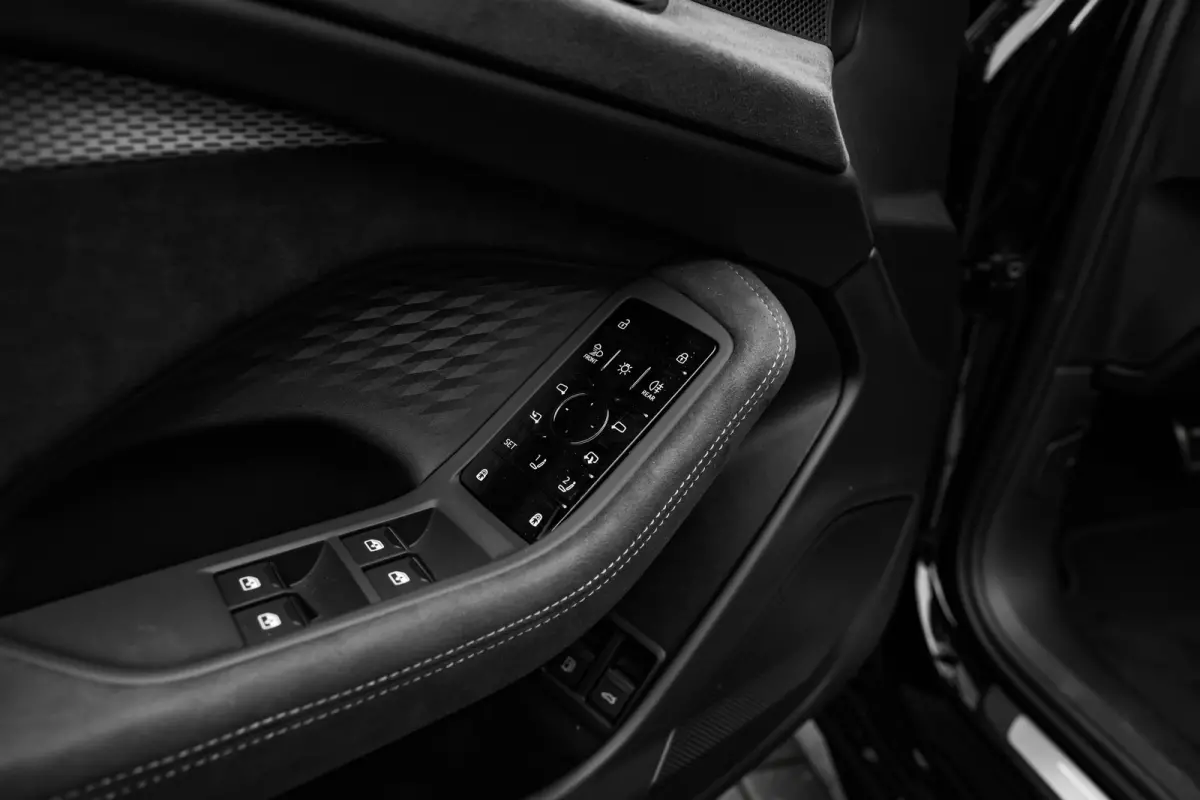 2.0 e-hybrid quattro S edition 299 PK | 360 Camera | Trekhaak | Vierwiel Besturing |  Voorstoelen Verwarmd + Elektr. verstelbaar  | Premium Sportstoelen |
