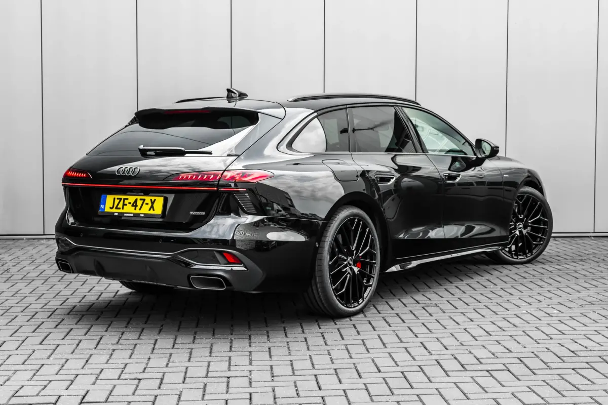 2.0 e-hybrid quattro S edition 299 PK | 360 Camera | Trekhaak | Vierwiel Besturing |  Voorstoelen Verwarmd + Elektr. verstelbaar  | Premium Sportstoelen |