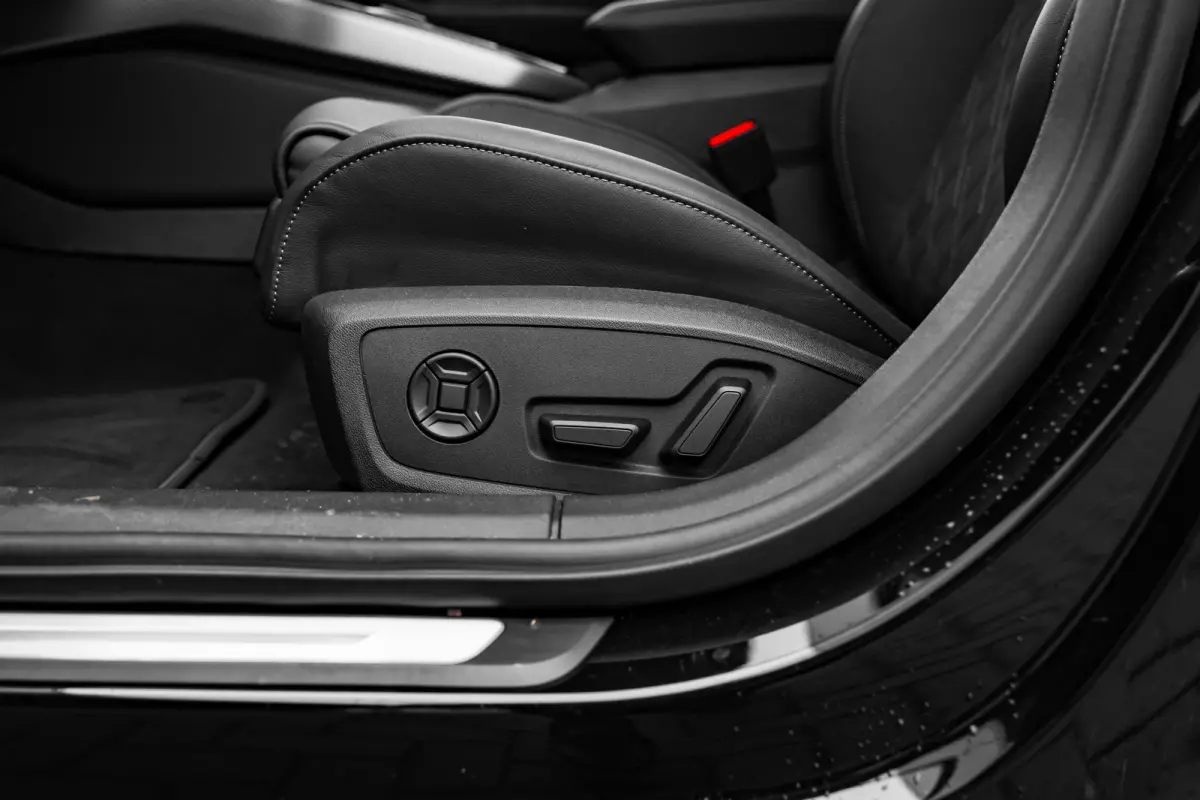 2.0 e-hybrid quattro S edition 299 PK | 360 Camera | Trekhaak | Vierwiel Besturing |  Voorstoelen Verwarmd + Elektr. verstelbaar  | Premium Sportstoelen |