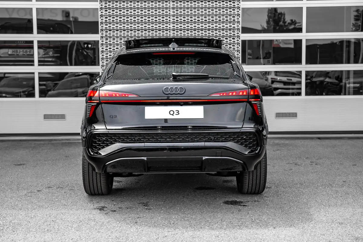 S edition | Adaptive cruise control | Audi sound system | Cruise control