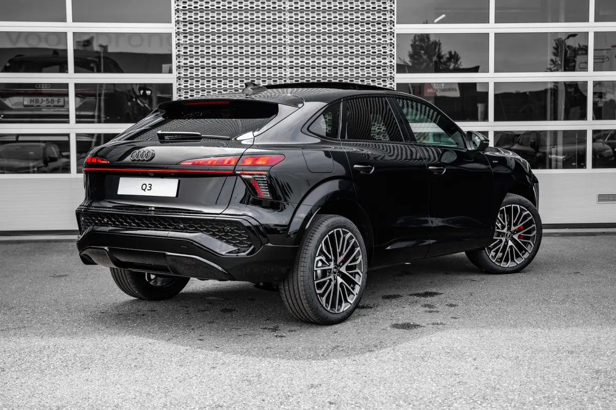 S edition | Adaptive cruise control | Audi sound system | Cruise control