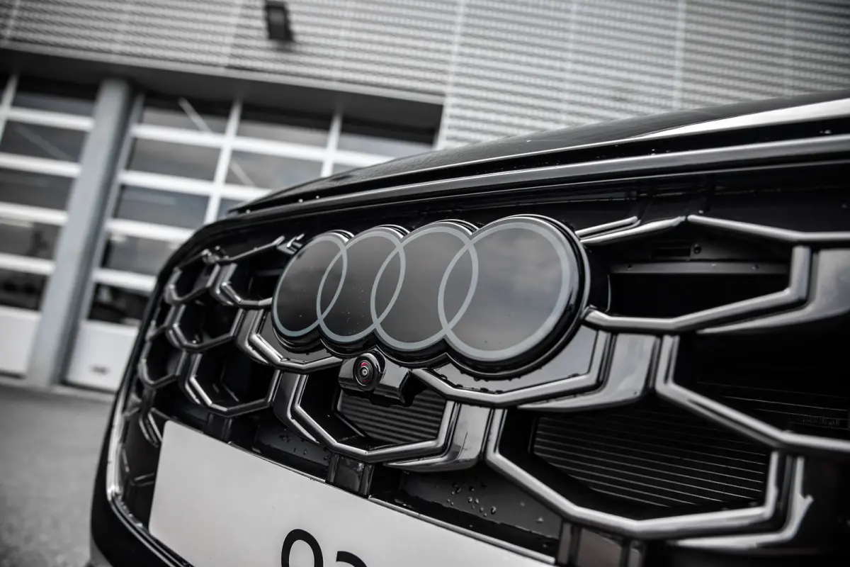 S edition | Adaptive cruise control | Audi sound system | Cruise control