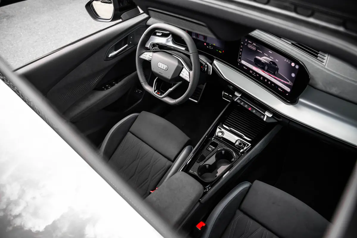 S edition | Adaptive cruise control | Audi sound system | Cruise control
