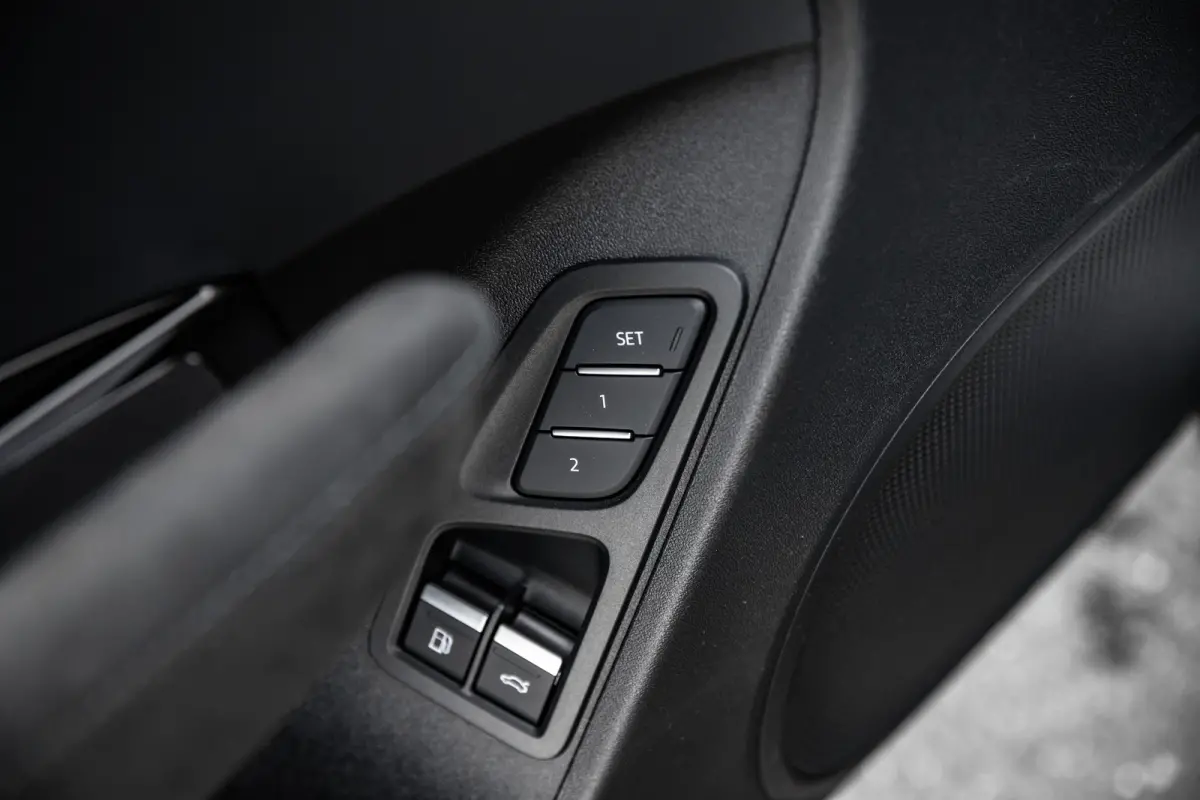 S edition | Adaptive cruise control | Audi sound system | Cruise control