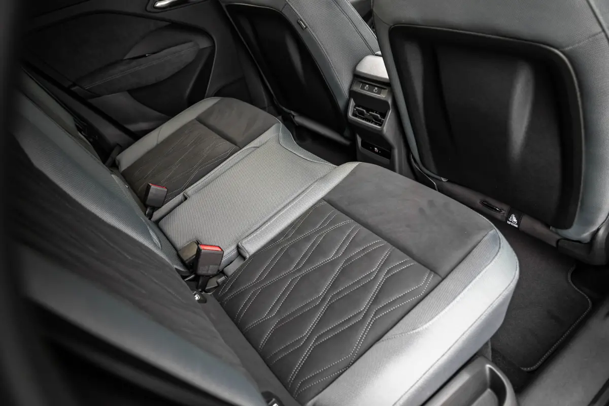 S edition | Adaptive cruise control | Audi sound system | Cruise control