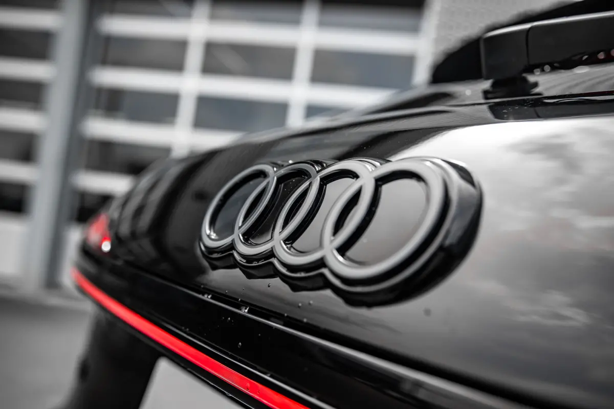 S edition | Adaptive cruise control | Audi sound system | Cruise control