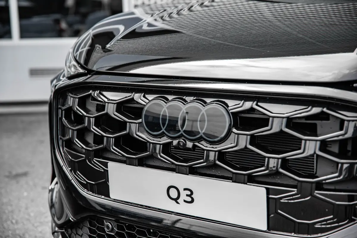 S edition | Adaptive cruise control | Audi sound system | Cruise control